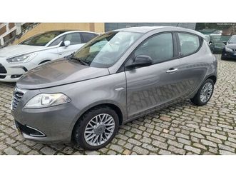 lancia ypsilon 1.2 s&s platinum junho/12