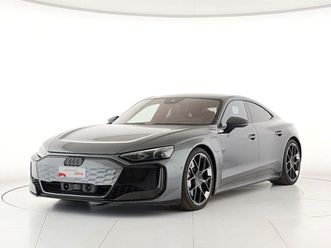 e-tron gt rs performance launch edition con carboceramici