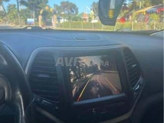 jeep cherokee diesel automatique 2015 à tanger