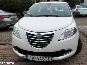 lancia ypsilon 1.2 8v gold s&s eu6