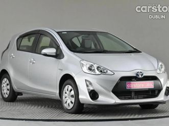 toyota aqua 1.5 vvt-i hybrid **bi-tone interior**a