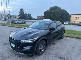 standard range premium awd 294cv auto