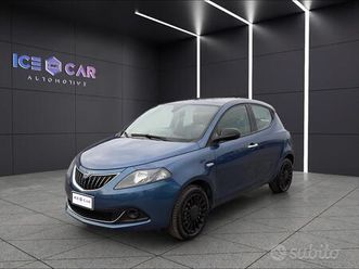 lancia ypsilon 1.0 firefly 5 porte s&s hybrid silv