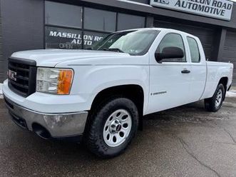 2009 gmc sierra 1500 work truck 4x4 - 4.8l v8 - no rust 136,000 miles