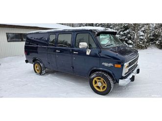 v8 harvinaisen siisti vani