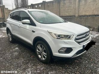 ford kuga 1.5 ecoboost 2x4 titanium