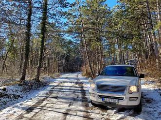 ford explorer xlt advancetrac