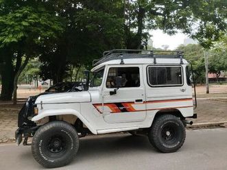 toyota bandeirante.jipe cap.de aço chas. curto diesel 1991