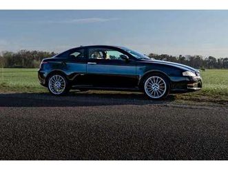 gt 3.2 v6 distinctive