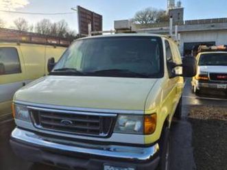 2005 ford e350 6.8 v10 ex-service van