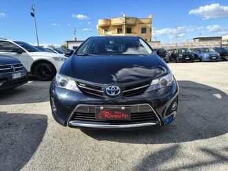 toyota auris 1.8 hybrid active plus automatica