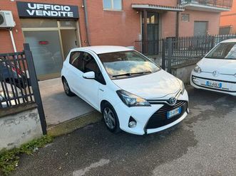 toyota yaris 1.5 hybrid 5 porte trend