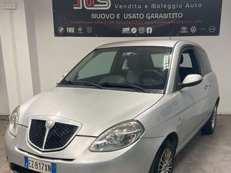 lancia ypsilon 1.2-ok neopatentati