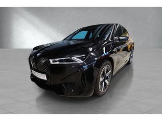 xdrive40 fully charged skinn-glasstak-krok- navi