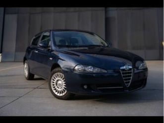 alfa romeo 147 distinctive