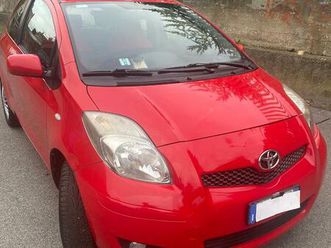 toyota yaris unico proprietario