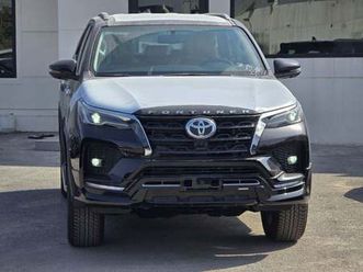 toyota fortuner 4.0l petrol a/t sr5 v6 7 seater