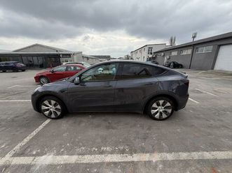 tesla model y long range awd | 2022 | 25.000 km | toplinska pumpa, 2022 god.