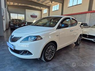 lancia ypsilon 1.0 firefly 5p hybrid gold