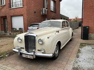 voiture classique bentley beroon s1 de 1956