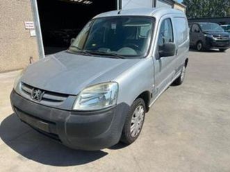 ② cargo léger peugeot partner — camionnettes & utilitaires — 2ememain