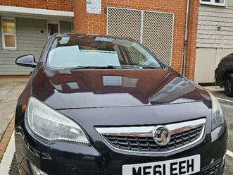 vauxhall, astra, hatchback, 2011, manual, 1956 (cc), 5 doors