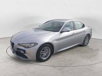 giulia (2016) 2.2 turbo at8 150cv business