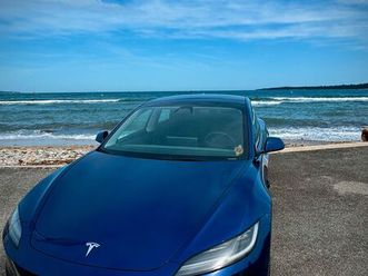 tesla model 3 2024 bleue