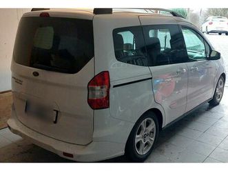 ford tourneo courier 1.6 tdci 70kw titanium titanium