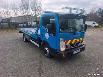 dépanneuse nissan nt 400