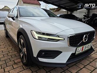 volvo v60 cross country b4 awd aut navi.dab.18alu.keylees.lane.del.usnje