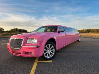 chrysler 300c stretch limousine