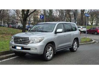 land cruiser 200 v8 - no gancio - mai traino