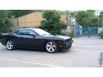 2009 dodge challenger srt8