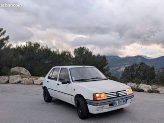 peugeot 205 sacré numéro 1.4i 75ch