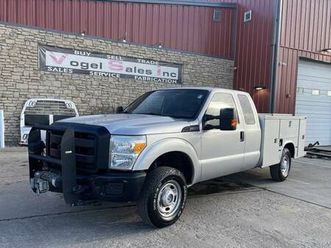 2012 ford f-250 sd xl supercab 4x4 8ft utility truck /with cargo cover