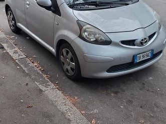 toyota aygo 1.0 5 porte full optional
