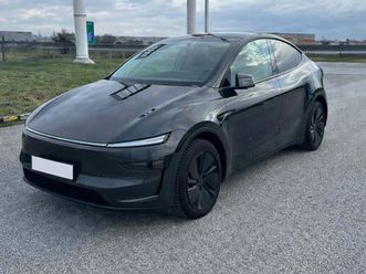 tesla model y premium awd