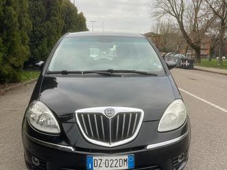 lancia musa 1.4 16v poltrona frau