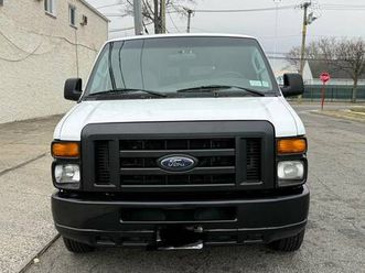 2008 ford e350 super duty passenger • xl van 3d