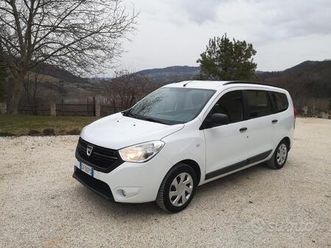 dacia lodgy gas 7 posti gancio traino