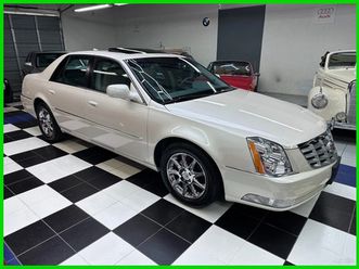 2011 cadillac dts 45k miles - immaculate - luxury collection!