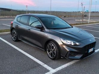 ford focus st line