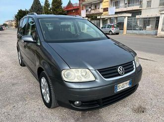 volkswagen touran 2.0 16v tdi dsg highline