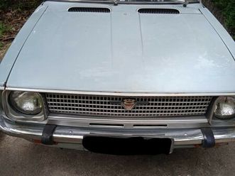 toyota corolla 1200 deluxe sedan maio/80