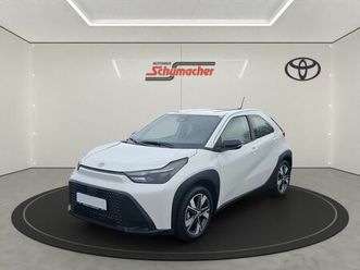 toyota aygo x active+hybrid+kamera+carplay+shz-p+aktion