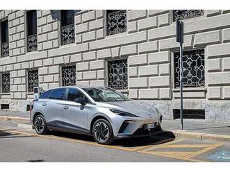 mg mg4 ev 64 kwh luxury