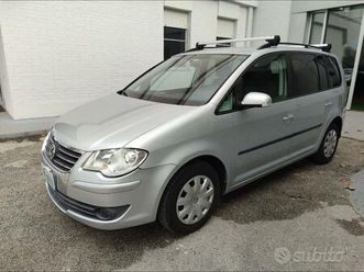 volkswagen touran - 2.0 conceptline ecofuel u3247