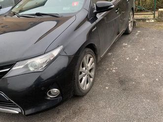 toyota auris touring sport