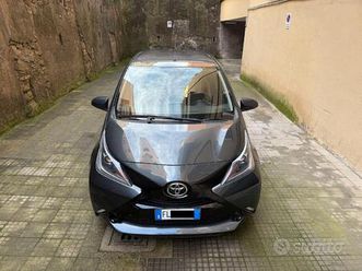 toyota aygo i x-business mmt mic